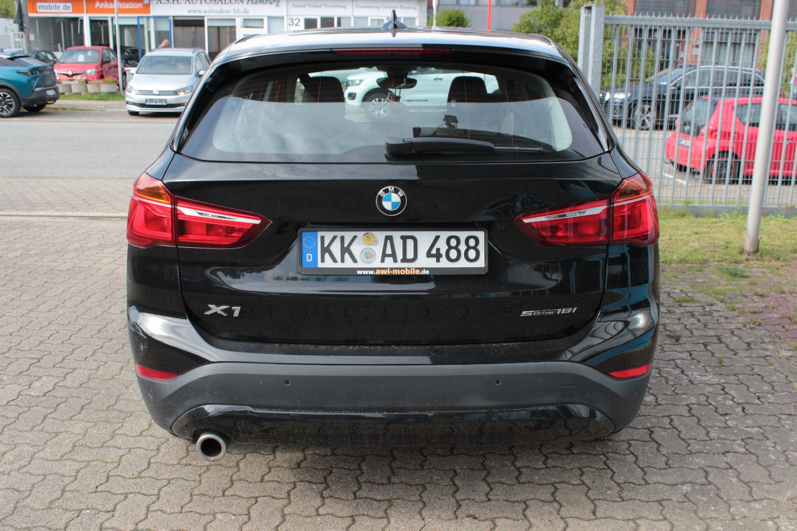 Fahrzeugabbildung BMW X1 sDrive 18 i