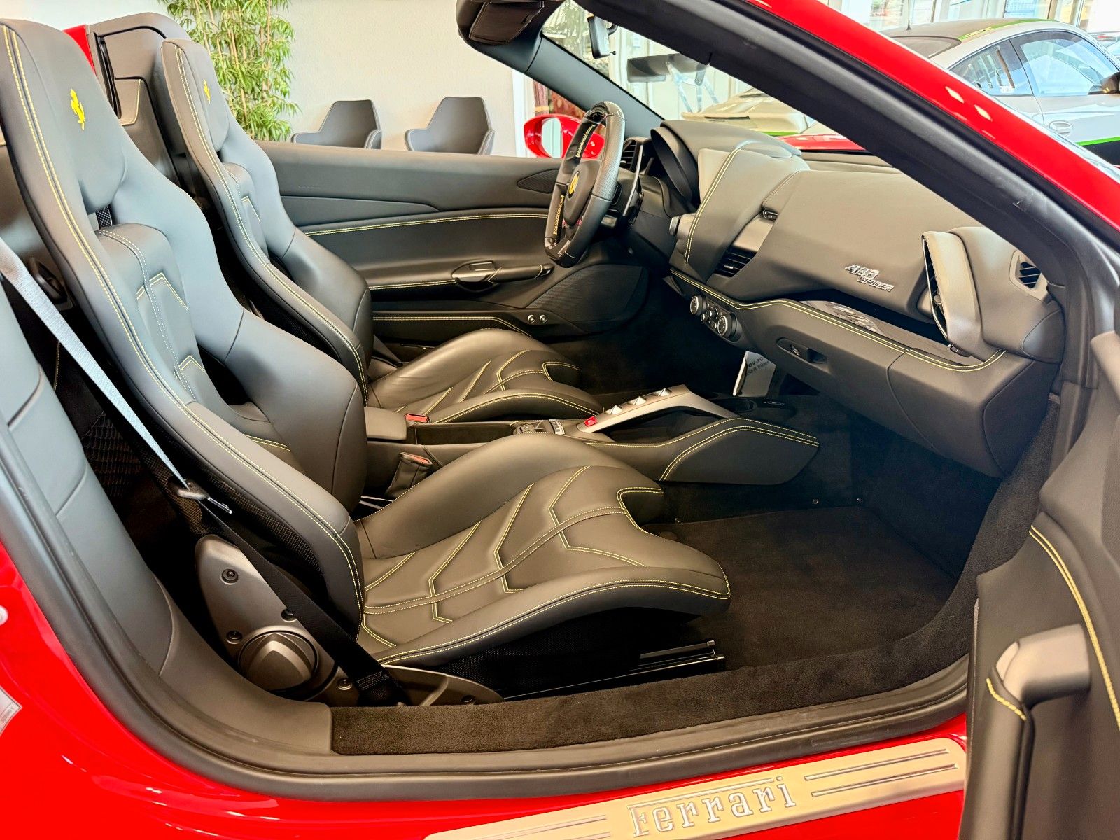 Fahrzeugabbildung Ferrari 488 Spider F1 LIFT / RACINGSEATS / KAMERA