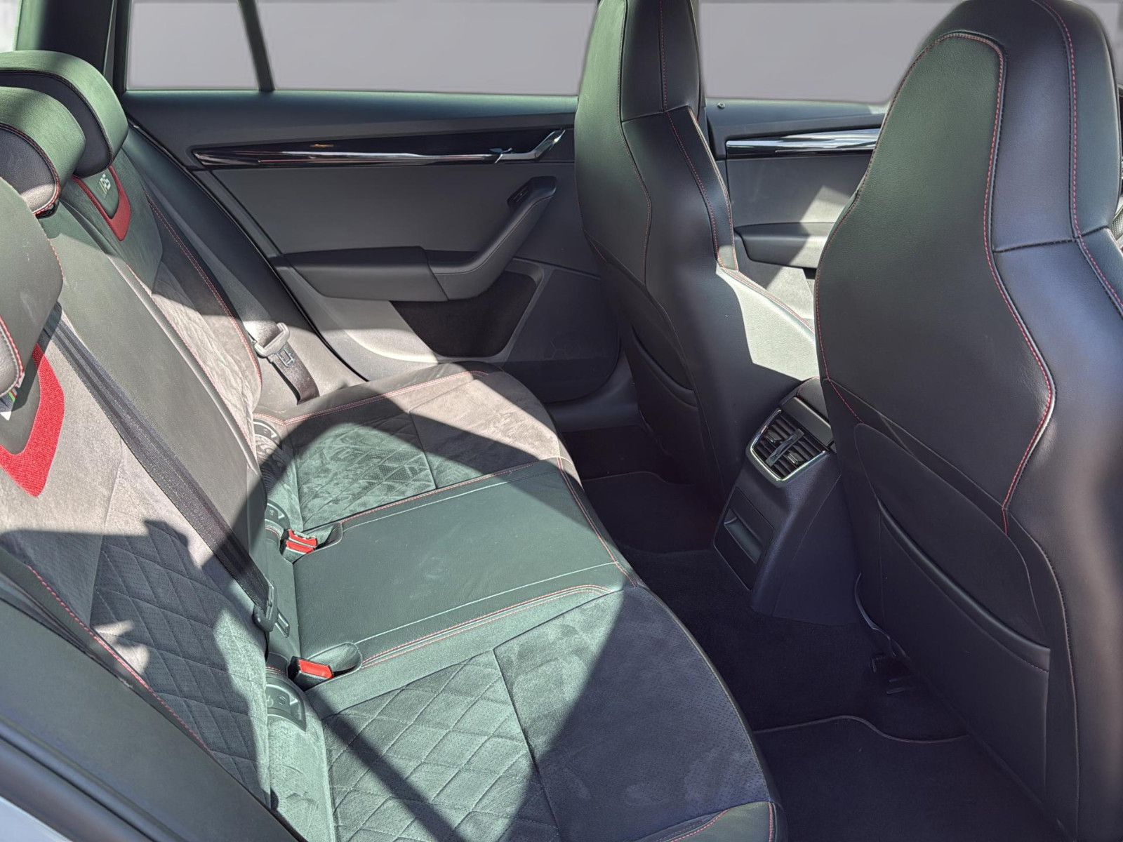 Fahrzeugabbildung SKODA Octavia Combi RS 245/ unfallfrei