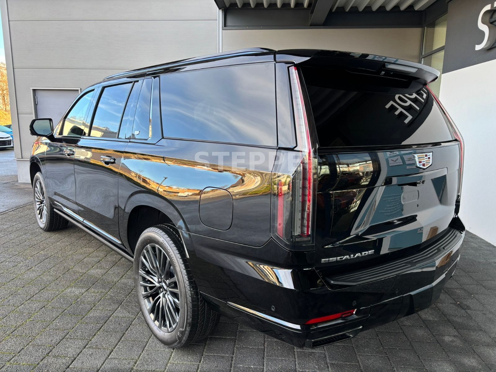 Cadillac Escalade FACELIFT MY26 6.2 V8 ESV Sport Platinum
