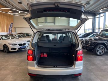 Volkswagen Touran Conceptline *KLIMA*TEMPOMAT*SZHZ*