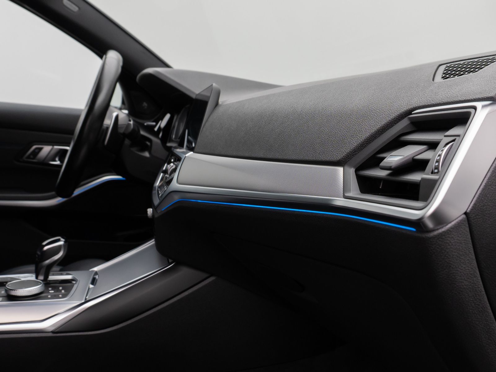 Fahrzeugabbildung BMW 330e M Sport Kamera DAB H/K Geschwind Parkassist