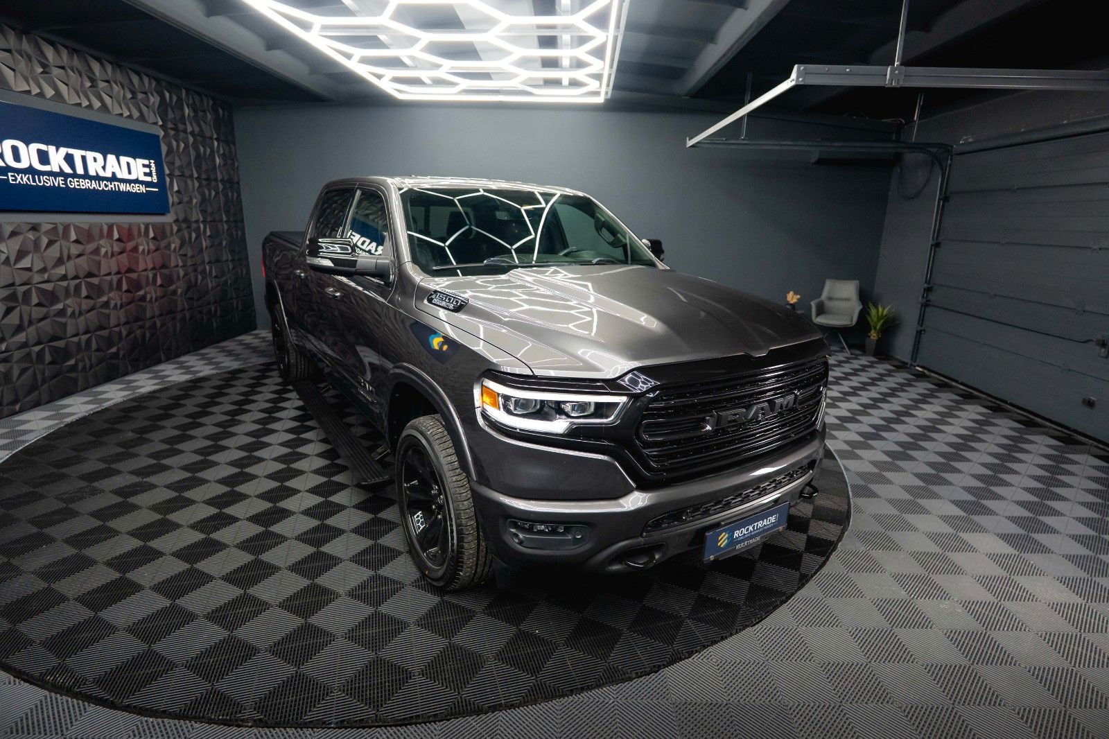 Fahrzeugabbildung Dodge RAM 5.7 V8 HEMI 4x4 LIMITED Night LongBed *ACC*