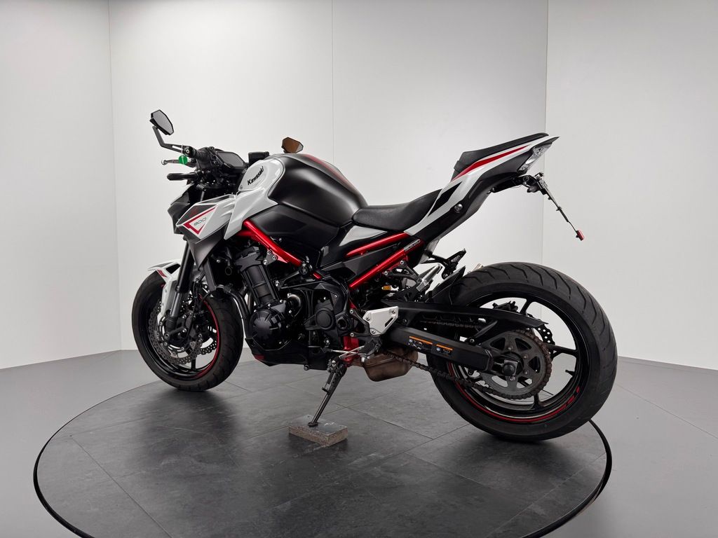 Fahrzeugabbildung Kawasaki Z900 *TOP-ZUSTAND *BODIS *KURZES HECK