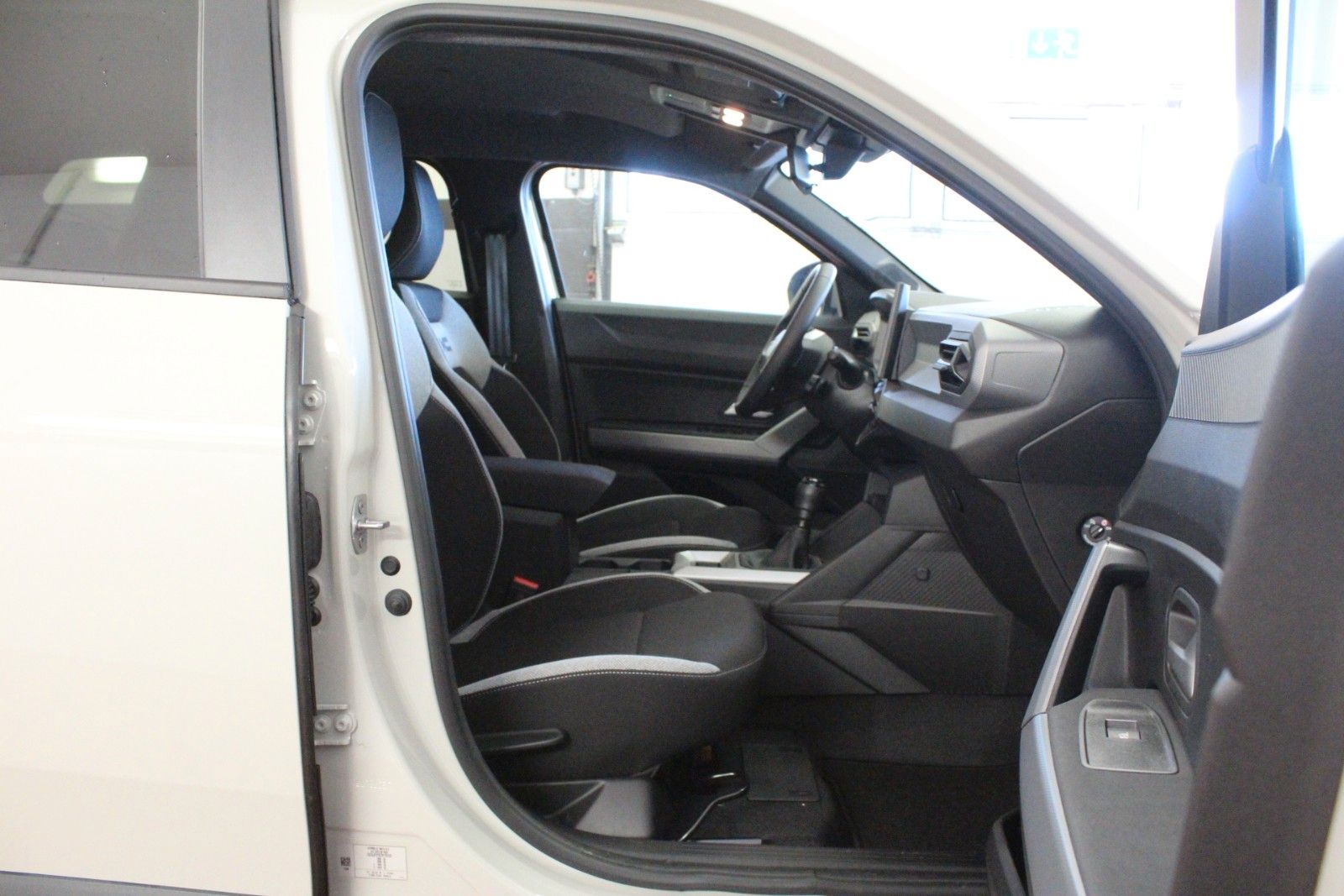 Fahrzeugabbildung Dacia Duster mild Hybrid 140 Journey *Winter-Plus-Pak*