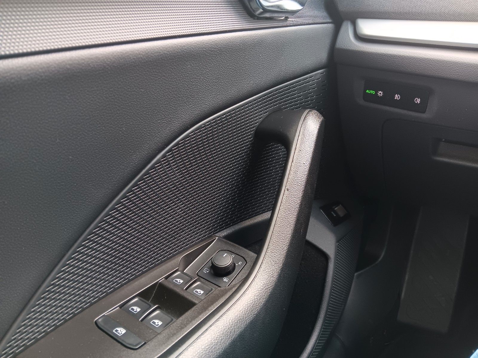 Skoda Octavia Combi Style Navi LED Klima SHZ Kamera foto 13