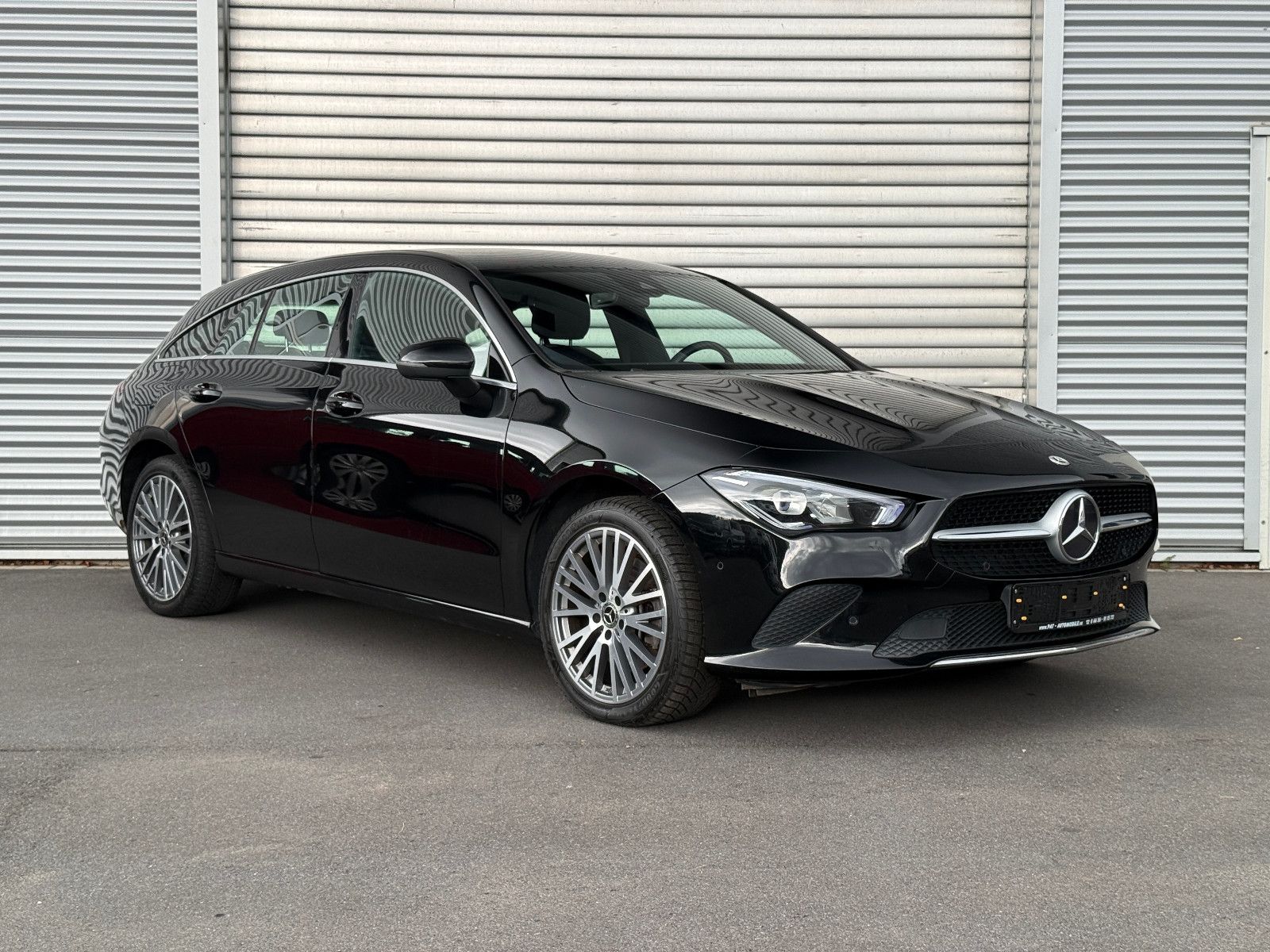 Fahrzeugabbildung Mercedes-Benz CLA 250e Shooting Brake Aut Leder Navi LED SHZ