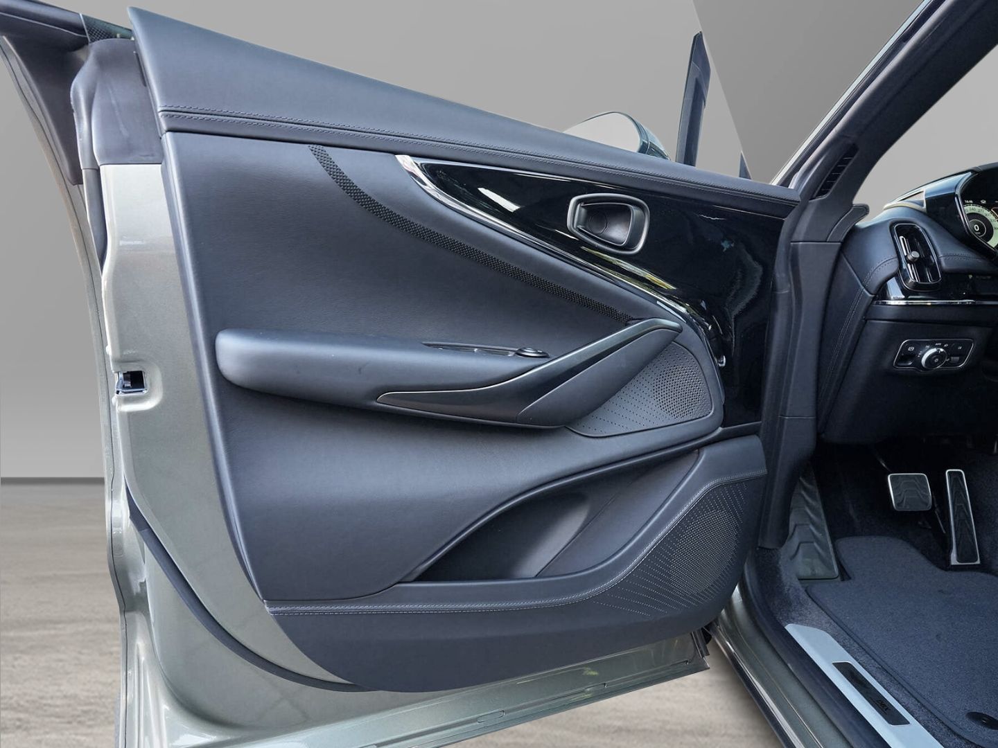 Aston Martin DBX 707 Titanium Grey / Onyx Black foto 18
