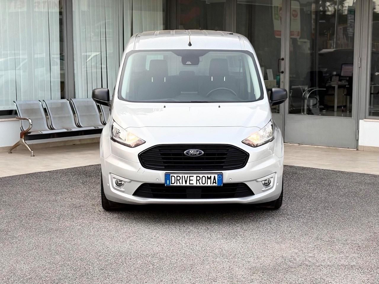 Ford Tourneo Connect 1.5 EcoBlue S&S 120 CV 5 Po imagem 2