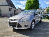 Ford Focus Kombi 1.Hand 120.000 km Zahnrie... - Ford Focus aus 2011 mit Diesel-Antrieb