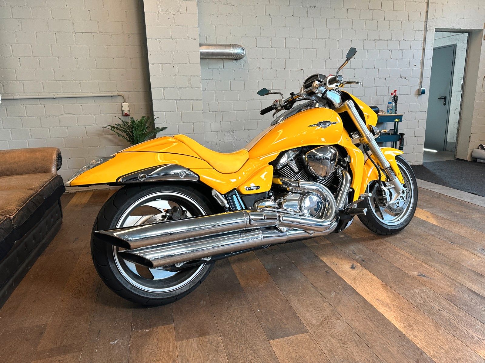 Fahrzeugabbildung Suzuki VZR 1800 - Top zustand, Sonderlack