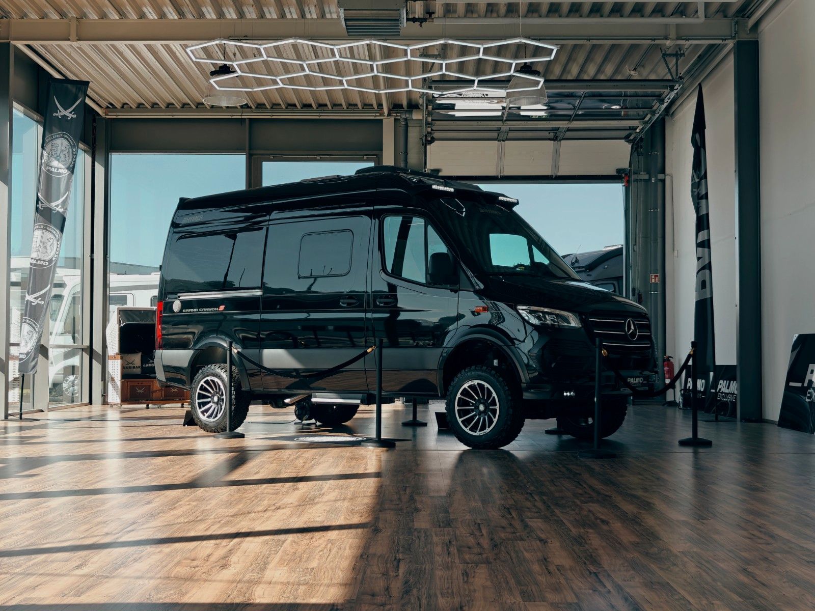 Fahrzeugabbildung HYMER / ERIBA / HYMERCAR GRAND CANYON S 4x4 MB 600 by palmo