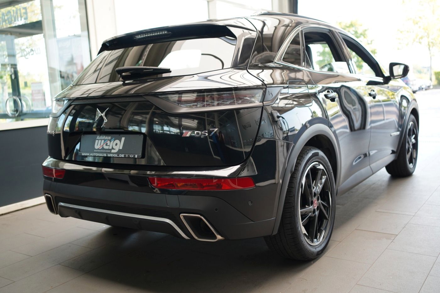 Fahrzeugabbildung DS Automobiles DS7 Crossback E-Tense 4x4 300 Anhängerkupplung