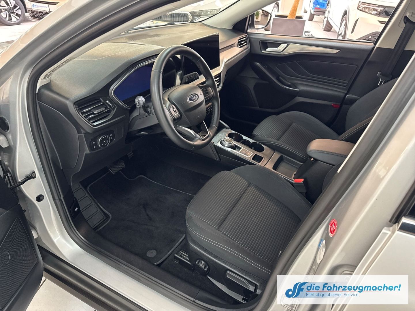 Fahrzeugabbildung Ford Focus Turnier Titanium X Navi Digitales Cockpit
