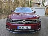 Volkswagen Tiguan 2.0 TSI 132kW DSG BMT 4MOTION Highlin... - VW Tiguan Gebrauchtwagen in München