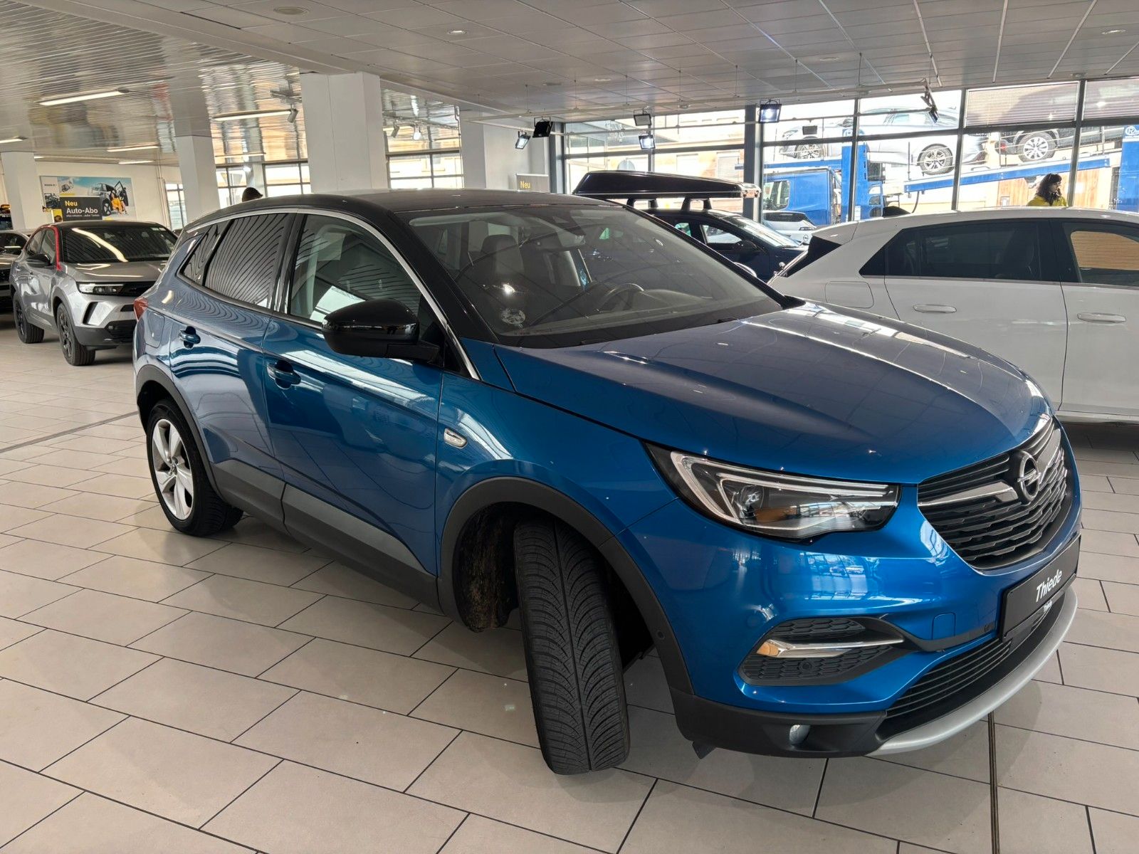 Fahrzeugabbildung Opel Grandland (X) 1.2 INNOV. AHK/NAVI/SHZ/KAMERA/AFL