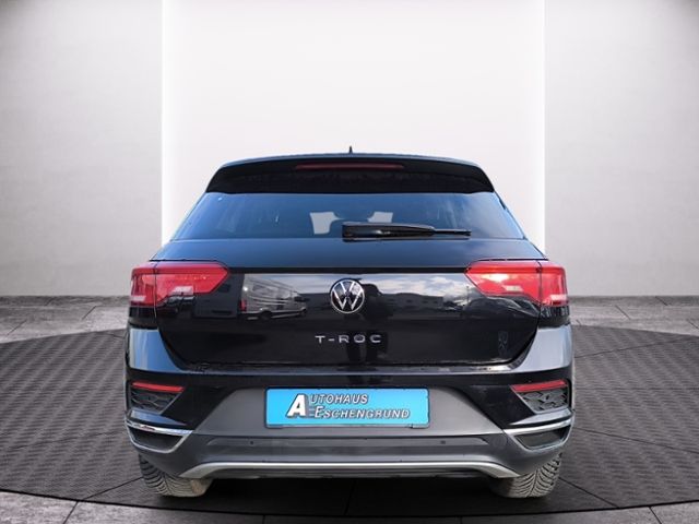 Fahrzeugabbildung Volkswagen T-Roc 1.5 TSI DSG Active LED NAVI KESSY ALLWETTE