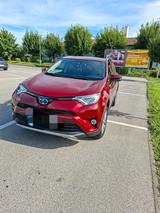 Toyota RAV 4 2,5-l-Hybrid Team Deutschland Auto 4x2... - rote Toyota RAV 4