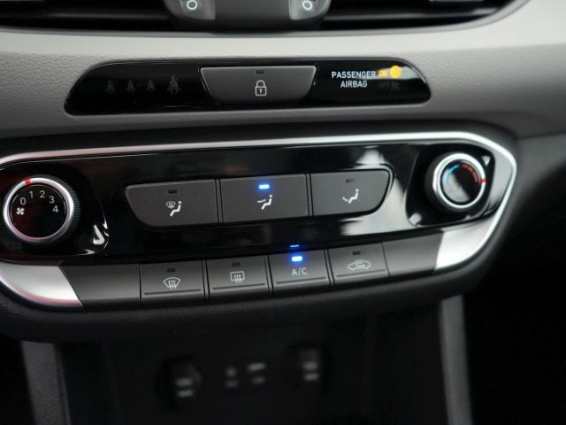i30 SELECT+LED TAGFAHRLICHT+KLIMAANLAGE+ALARMANL
