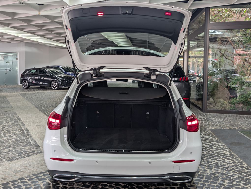 MERCEDES-BENZ C-Class 2024