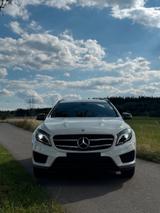 Mercedes-Benz GLA 200 AMG Line | Automatik - München Auto gebraucht