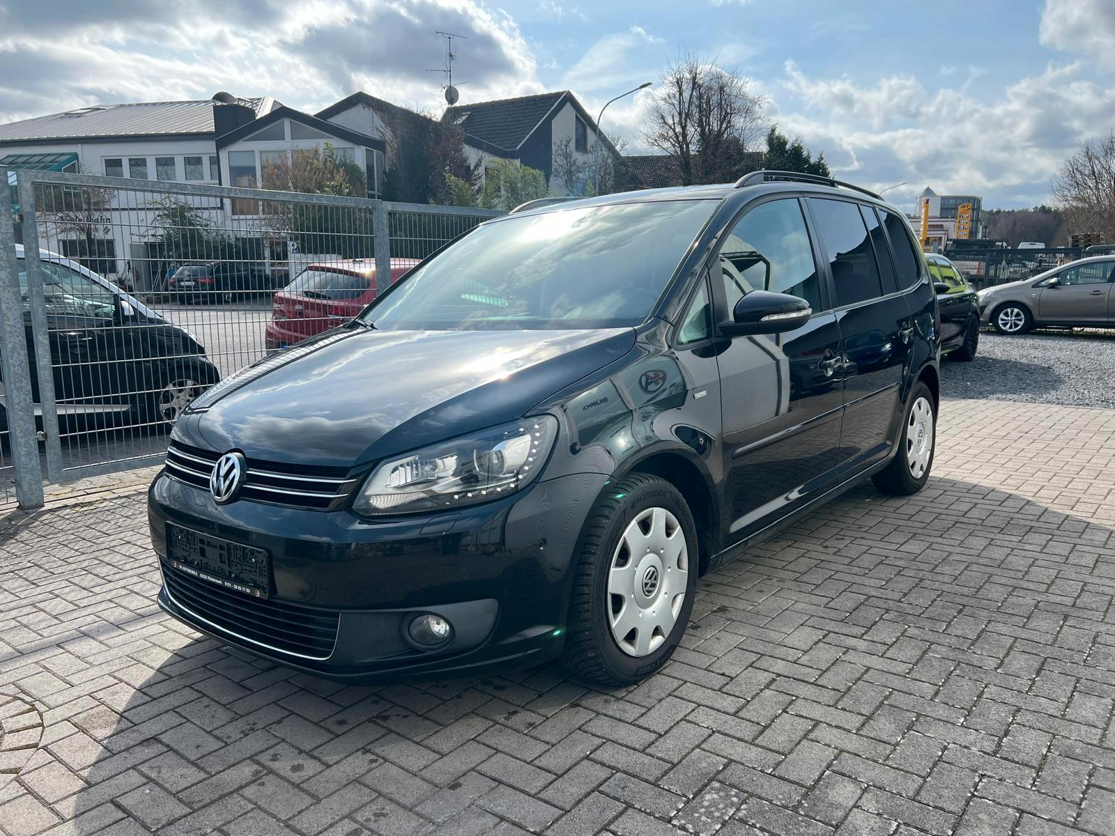 Volkswagen Touran Match Xenon Navi 7 Sitze