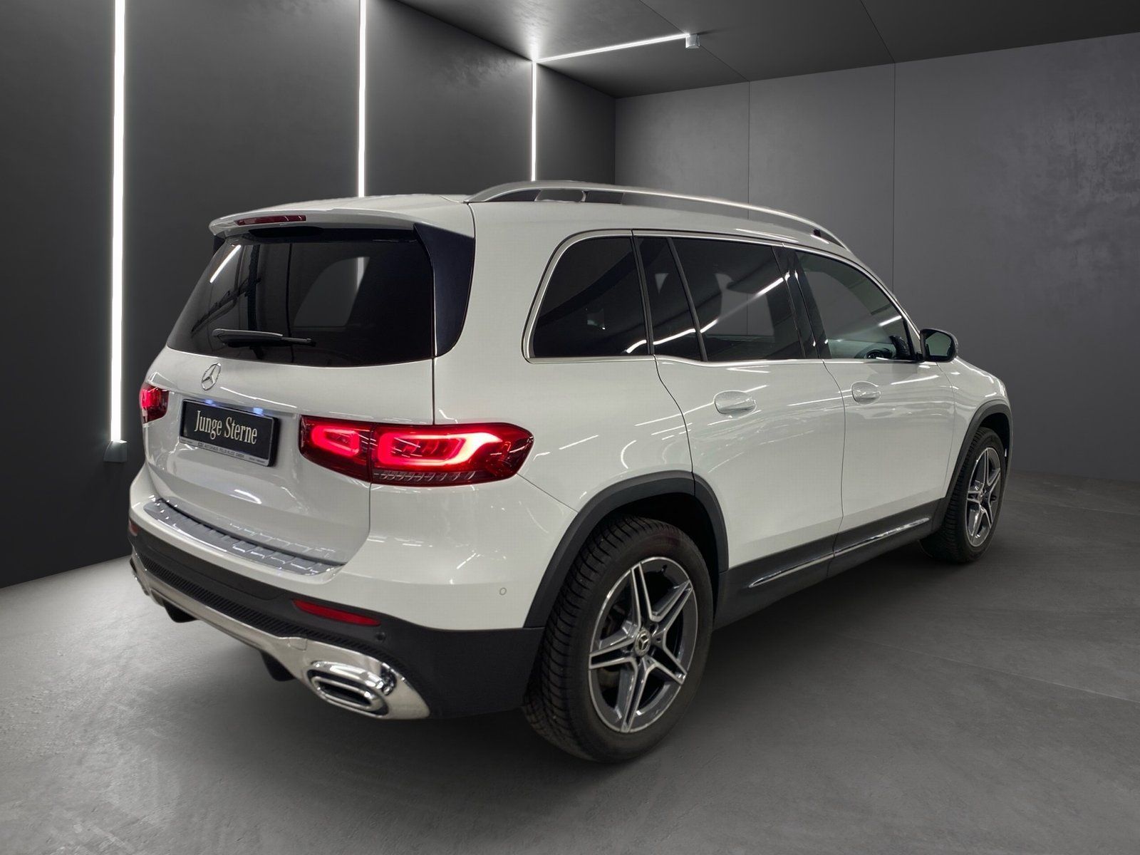 Fahrzeugabbildung Mercedes-Benz GLB 250 4M AMG*AHK*MultiBeam*Kamera*Easy-Pack*