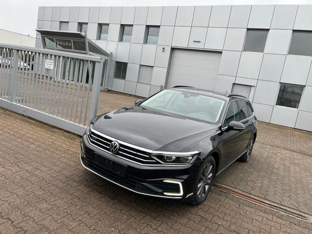 Volkswagen Passat Variant GTE ACC*DSG*PANO*VIRTUAL*AHK*360°