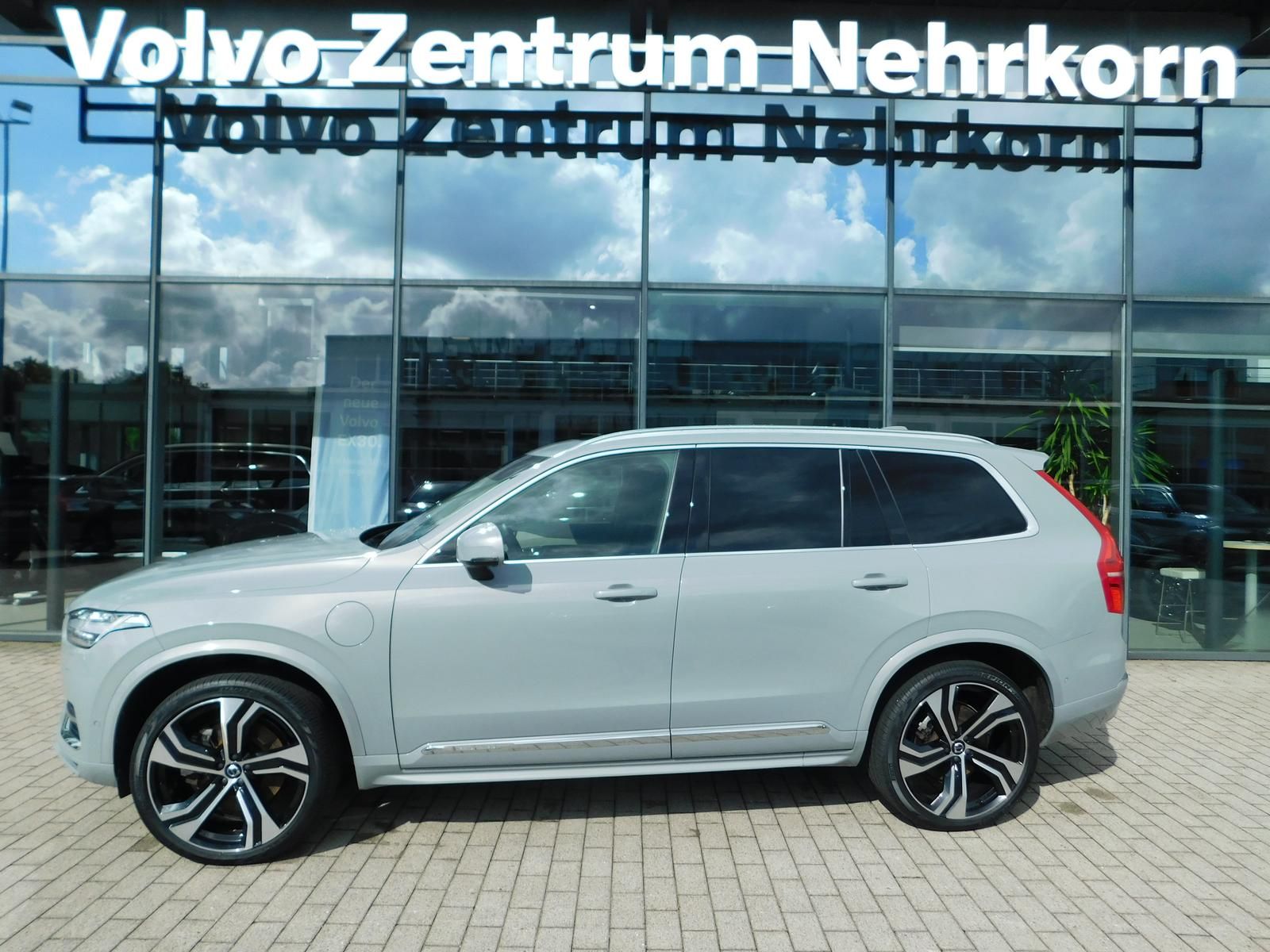 Fahrzeugabbildung Volvo XC90 T8 Recharge Plus Bright