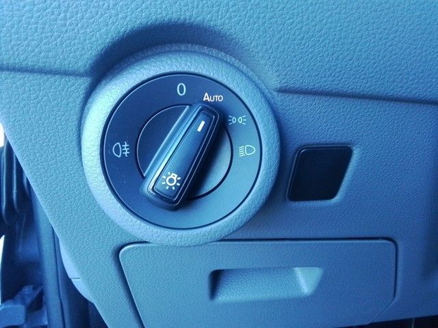 Fahrzeugabbildung Volkswagen T6.1 Transporter TDI Kasten LED KOMFORTPAKET SHZ