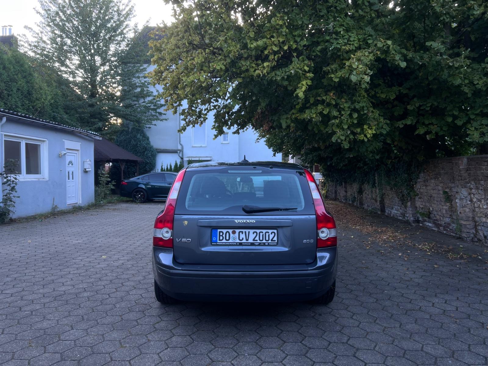 Volvo V50 2004 — interior