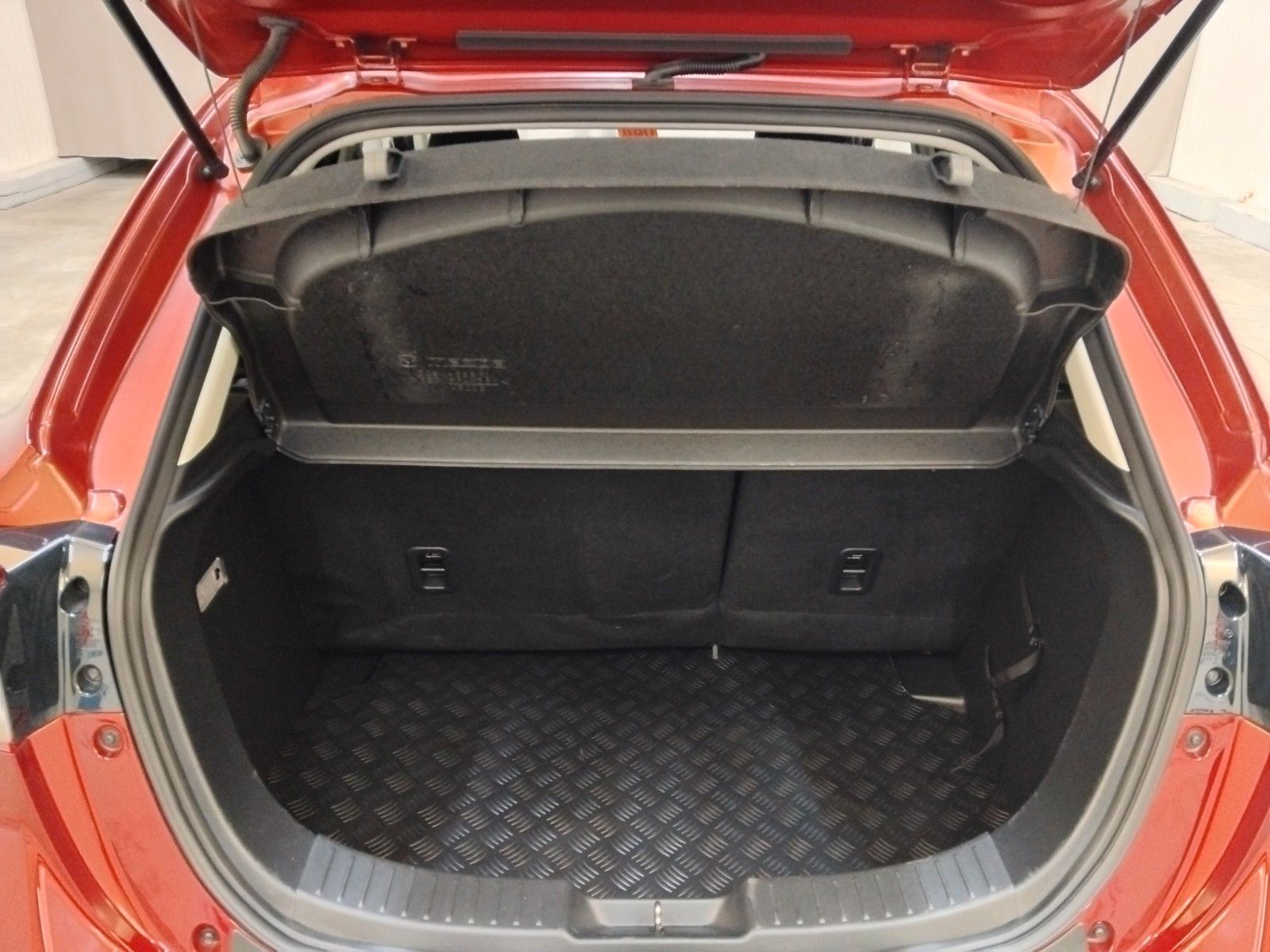 Mazda 2 (06/2026, Benzin)