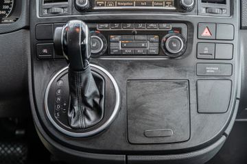 Fahrzeugabbildung Volkswagen T5 Multivan|BI-XENON|SHZ|KAMERA|PDC