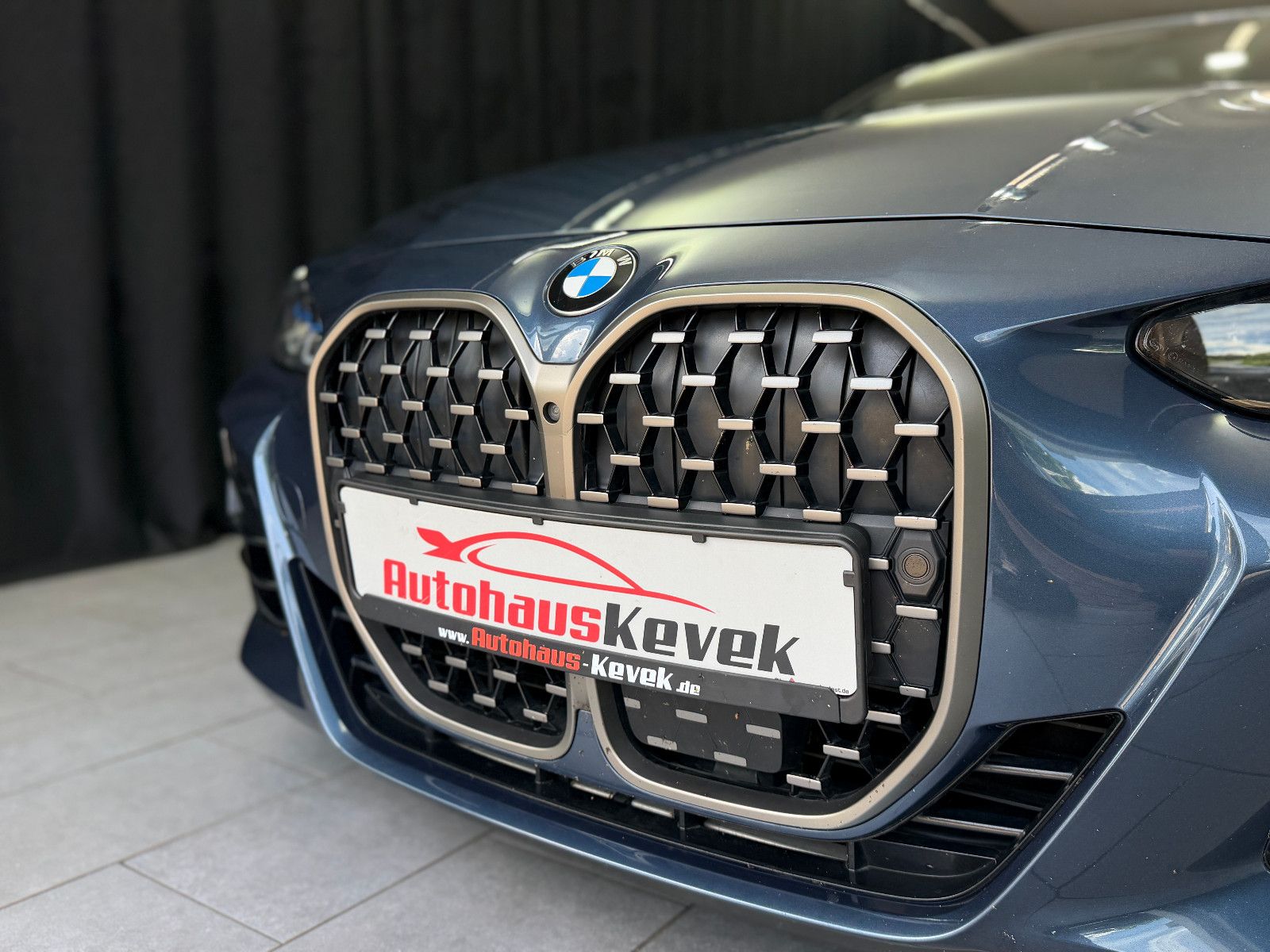 Fahrzeugabbildung BMW M440i xDrive Coupe|LASER|H&K|360°|M-Sitze|Gestik