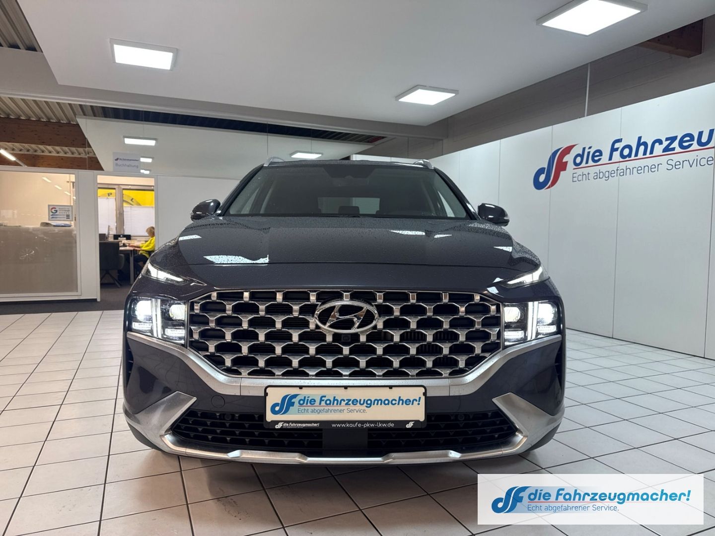 Fahrzeugabbildung Hyundai SANTA FE Prime 4WD 2.2 CRDi DPF EU6d 7-Sitzer HU