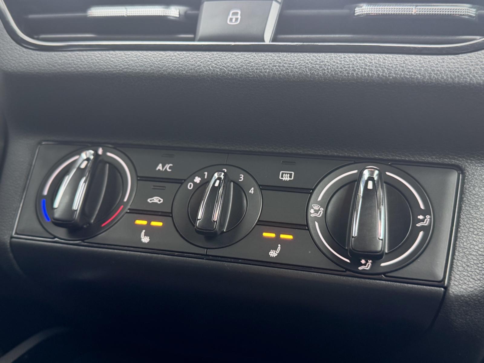 Skoda Kamiq 1.0 TSI Ambition *CARPLAY|DAB|PDC|SHZ*