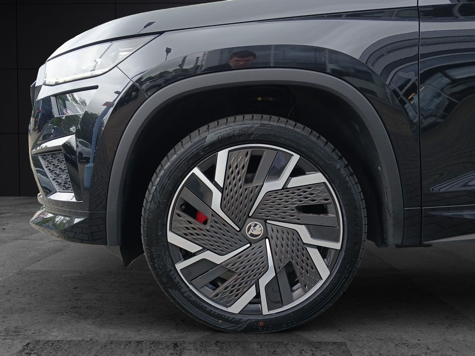 Fahrzeugabbildung SKODA Kodiaq RS 4x4 Matrix Navi AID GRA RFK SHZ 20"