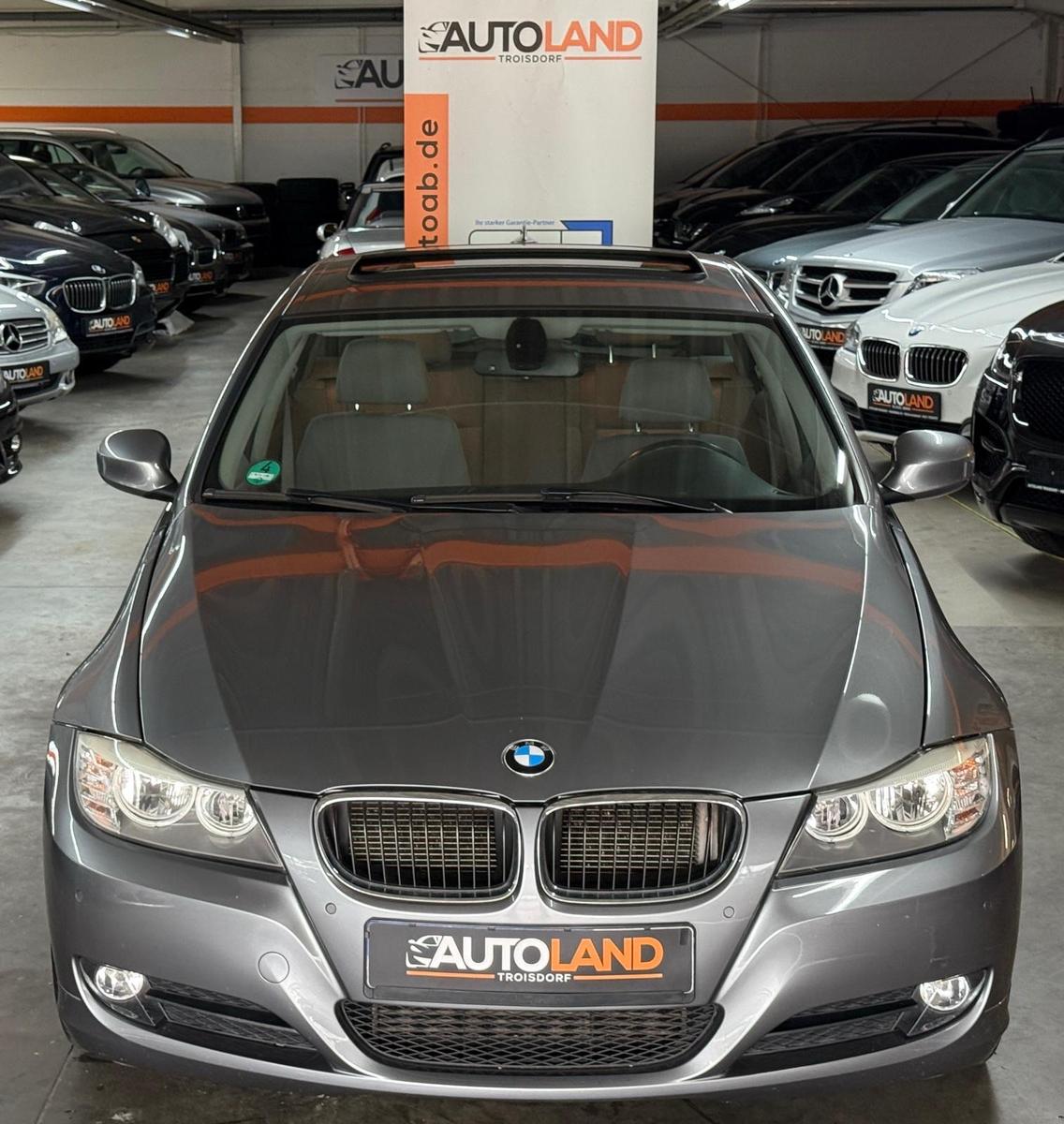 BMW 318 2011 — photo 5