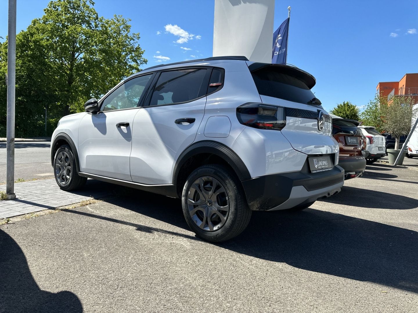 Fahrzeugabbildung Citroën C3 MAX 1.2 PT Turbo 100 S&S Navi CarPlay SHZ