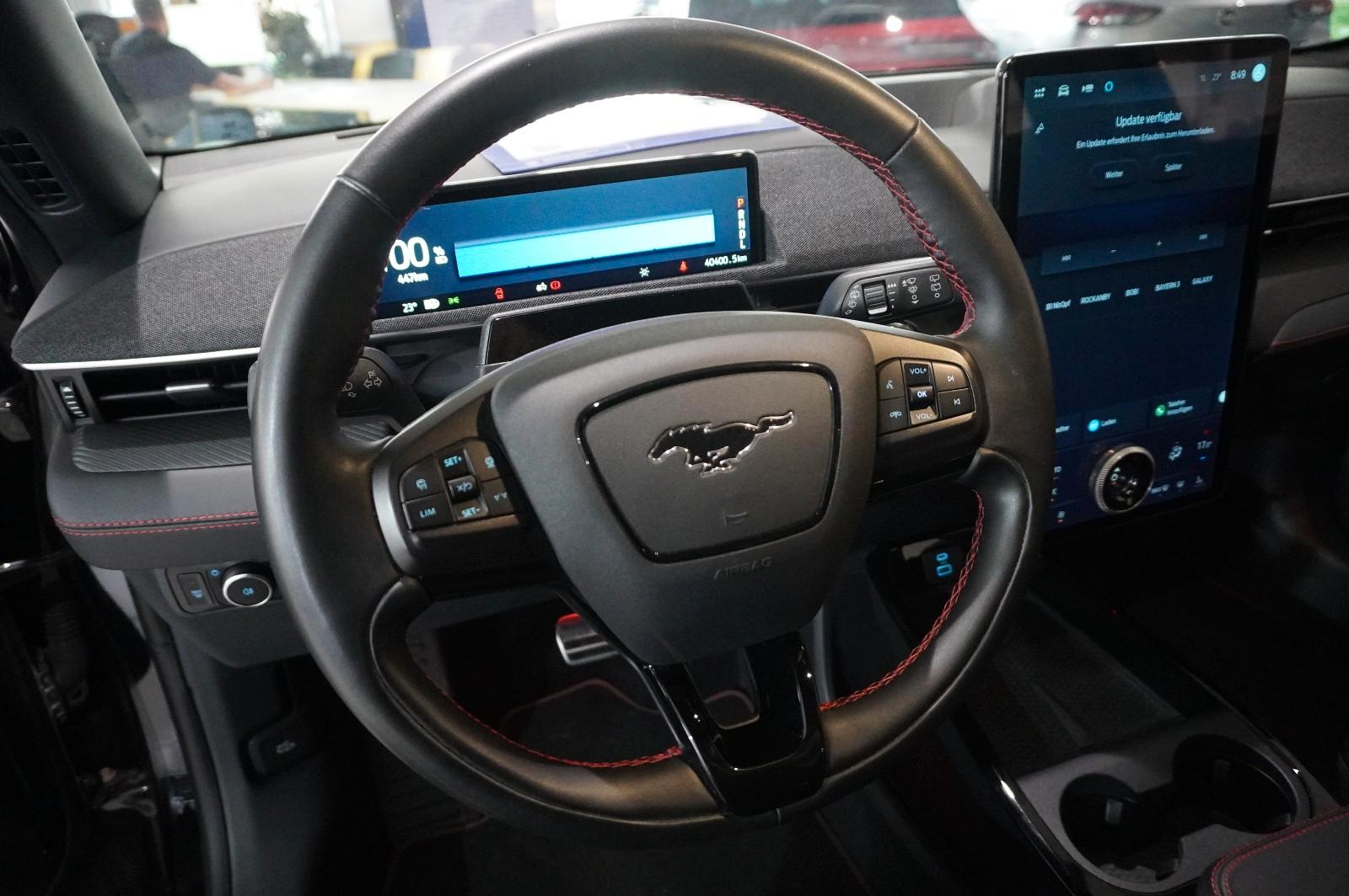 Ford Mustang Mach-E PREMIUM AWD 99KWH NAVI/360°/AHK