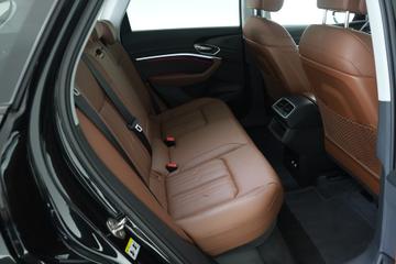 صورة 10 لـ 2023 AUDI Q8 E-TRON