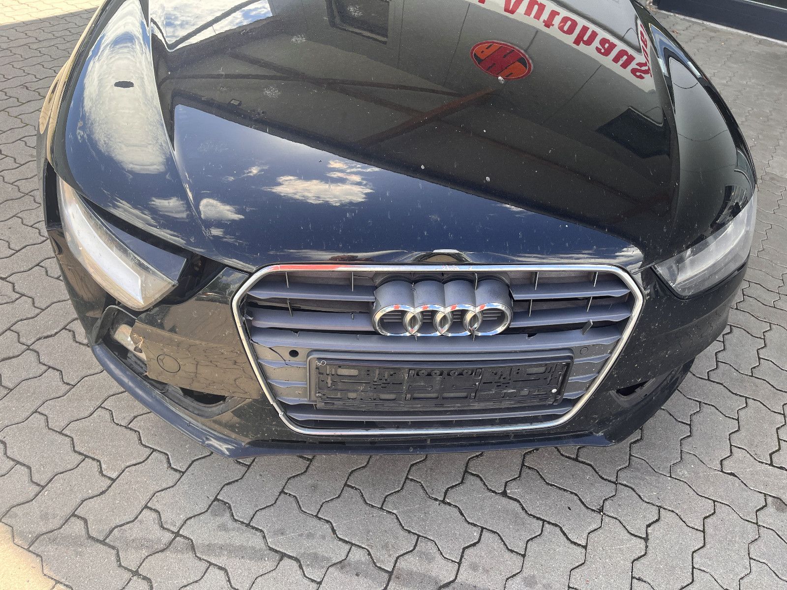 Fahrzeugabbildung Audi A4 Avant Attraction