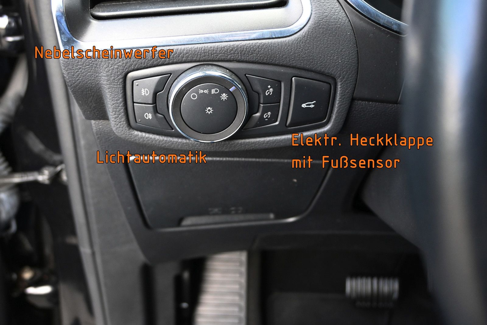 Fahrzeugabbildung Ford S-Max 2.0 d 140kW 4x4 Titanium °ACC°AHK°2xKAMERA