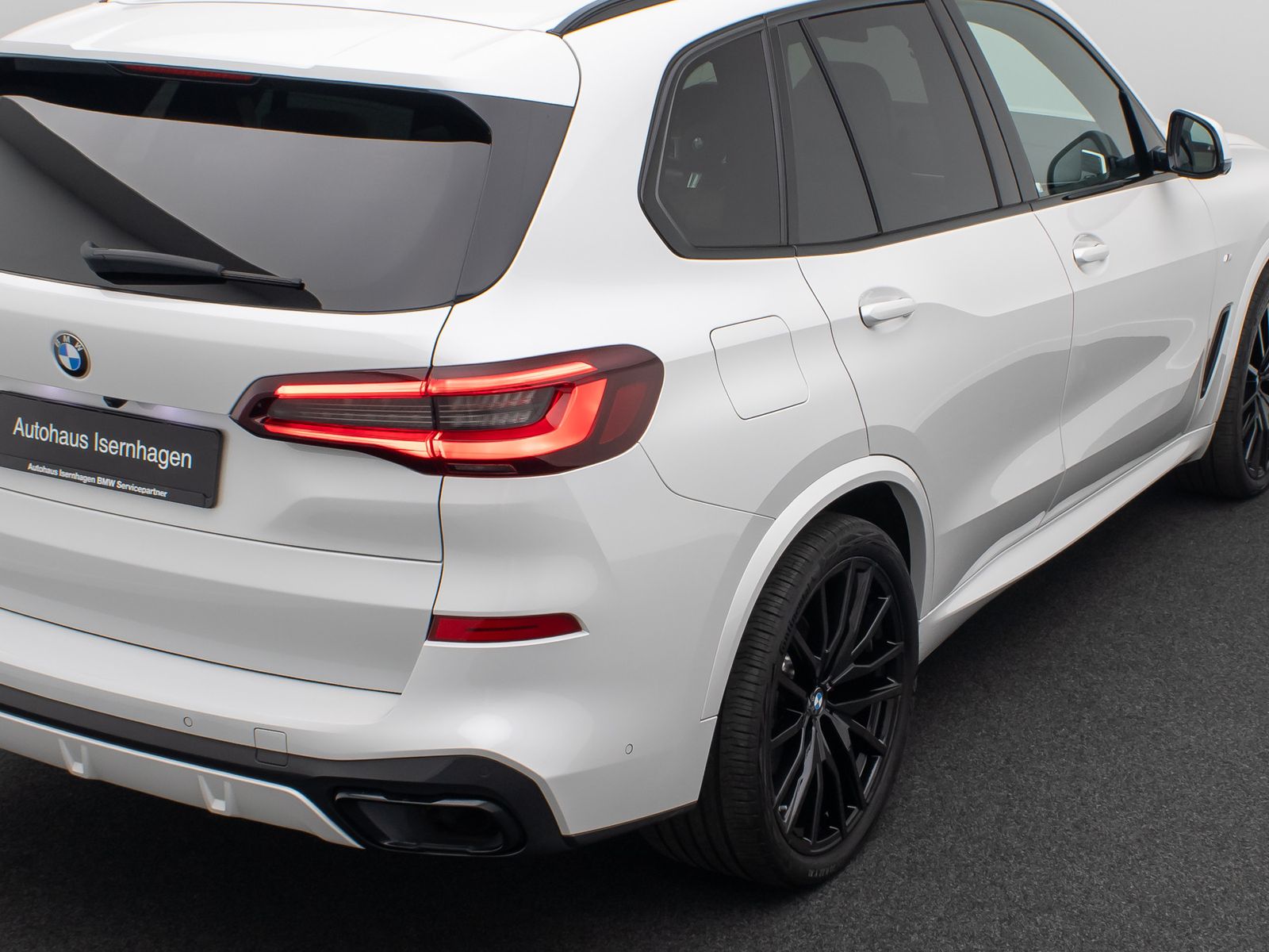 Fahrzeugabbildung BMW X5 xD30d M Sport Laser 360° HUD DAB Panorama 22"