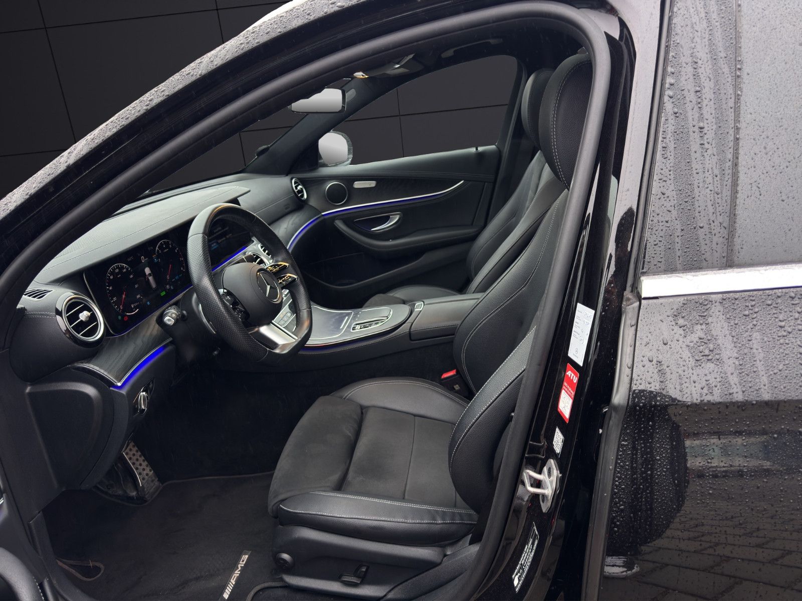 Fahrzeugabbildung Mercedes-Benz E 200 T-Modell AMG-Line*Shzg*Navi*AHK*WideSc*Cam