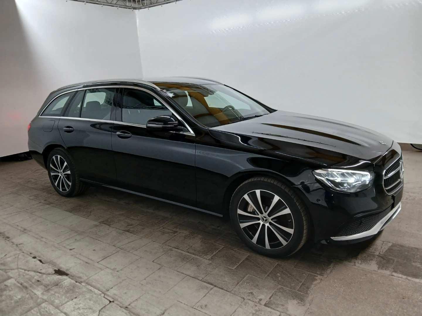 Mercedes-Benz E 300 E -LED/KAM/AHK/KEY/NAVI/TOT/MBUX/SHZ/HOLD