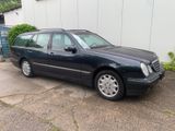 Mercedes-Benz E 270 CDI T ELEGANCE 2. Hand wenig Km - Mercedes-Benz E 270: Cdi