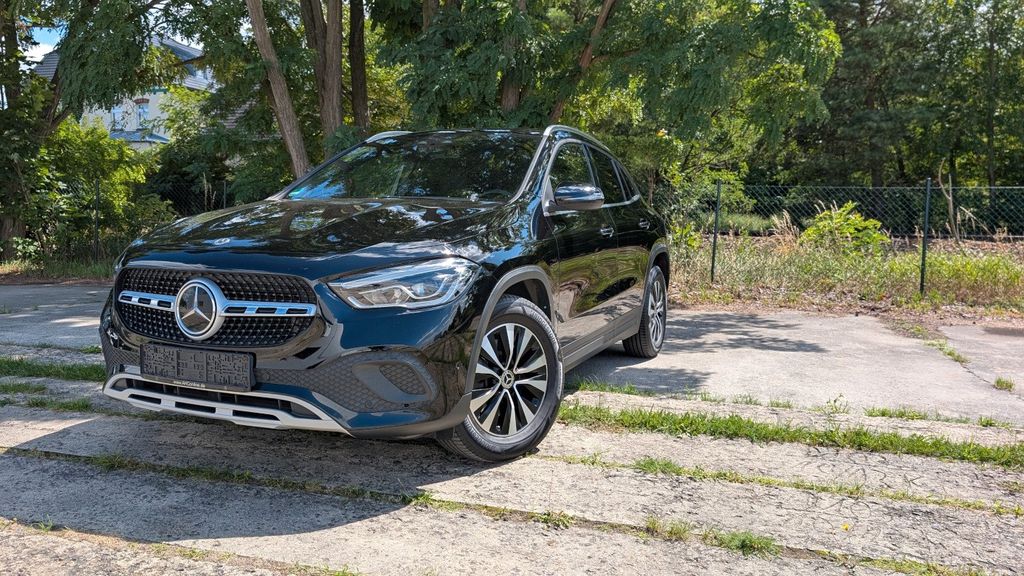 Image of Mercedes-Benz GLA 220