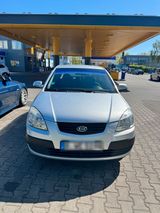 Kia Rio hatchback  Baujahr 2006  tuv bis A... - Kia Rio aus 2006