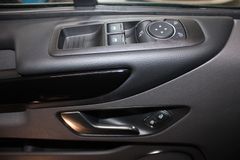 Fahrzeugabbildung Ford Tourneo Custom L1 Active AHK NAVI ACC 8-Sitzer
